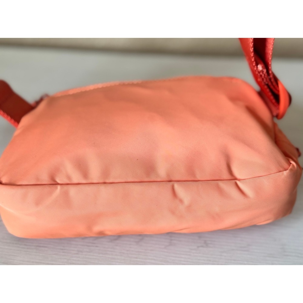 Lululemon Everywhere Belt Bag *1L
Golden Apricot / Warm Coral - Picture 10 of 12